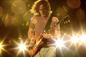 Stone Gossard of Pearl Jam uses an Origin Effects SlideRIG 1176 analogue boutique compressor pedal les paul